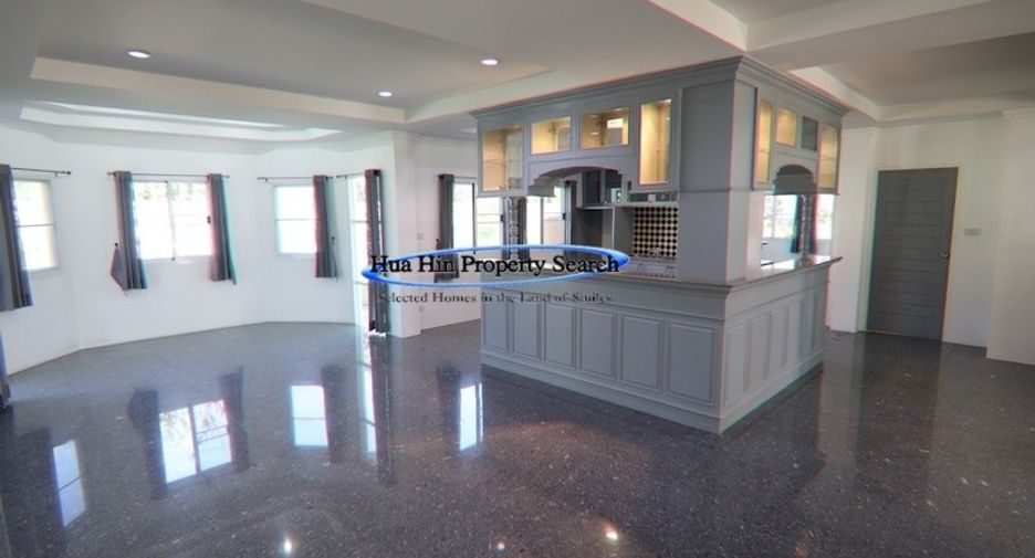 For sale 4 bedrooms house in Hua Hin, Prachuap Khiri Khan