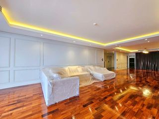 For rent 4 bedrooms condo in Watthana, Bangkok