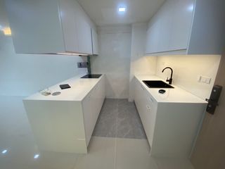 For sale 2 bed condo in Khlong Toei, Bangkok
