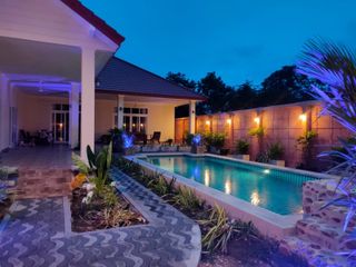 For rent 5 Beds villa in Bang Lamung, Chonburi