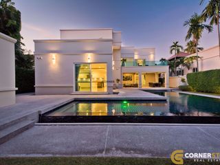 Haus zur Miete mit 5 Zimmer in Bang Lamung, Chonburi