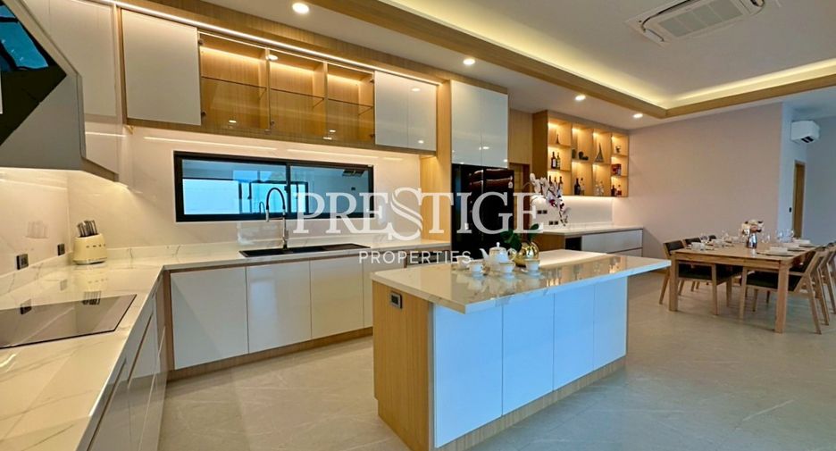 For rent and for sale 5 bedrooms house in Bang Lamung, Chonburi