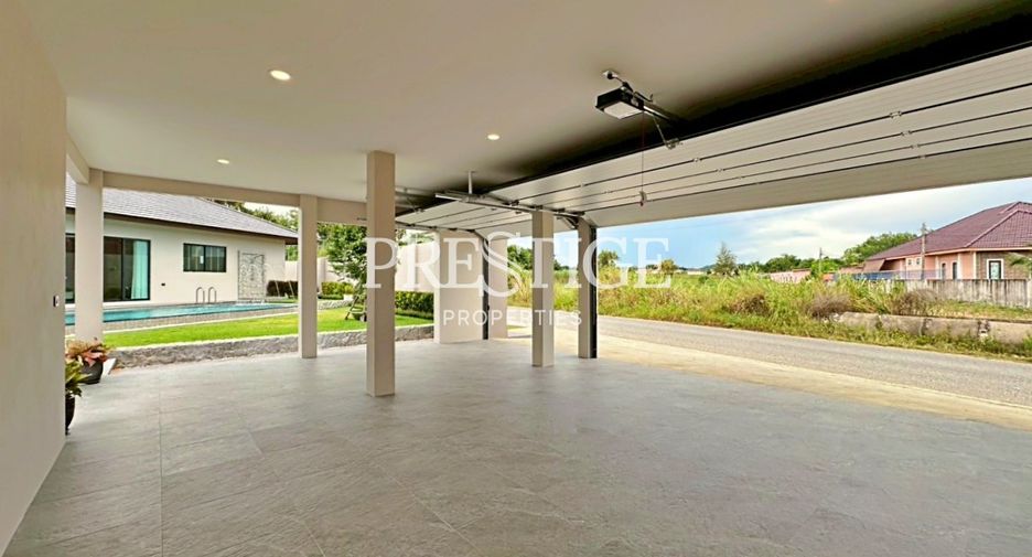 For rent and for sale 5 bedrooms house in Bang Lamung, Chonburi