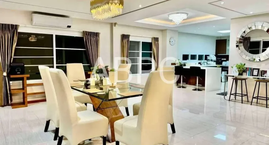 For rent and for sale 4 bedrooms house in Bang Lamung, Chonburi