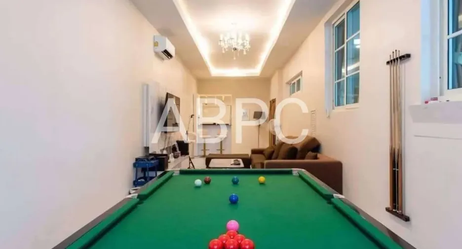 For rent and for sale 4 bedrooms house in Bang Lamung, Chonburi