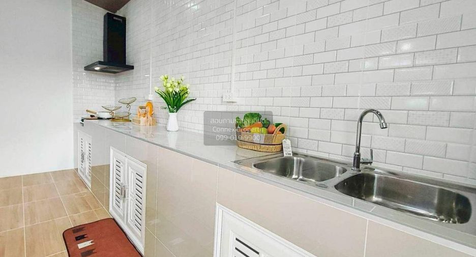 For sale 3 bedrooms townhouse in Lat Krabang, Bangkok