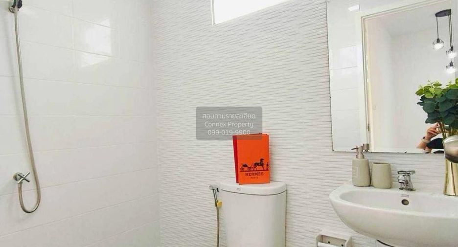 For sale 3 bedrooms townhouse in Lat Krabang, Bangkok