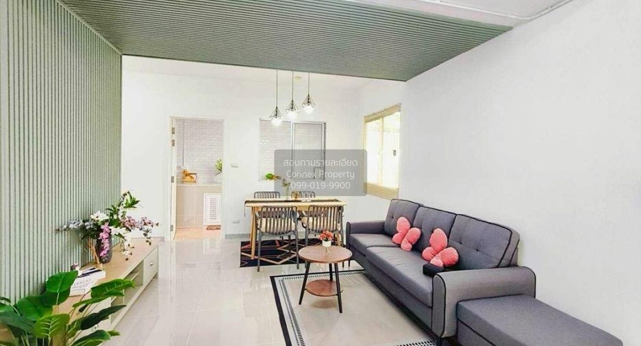 For sale 3 bedrooms townhouse in Lat Krabang, Bangkok