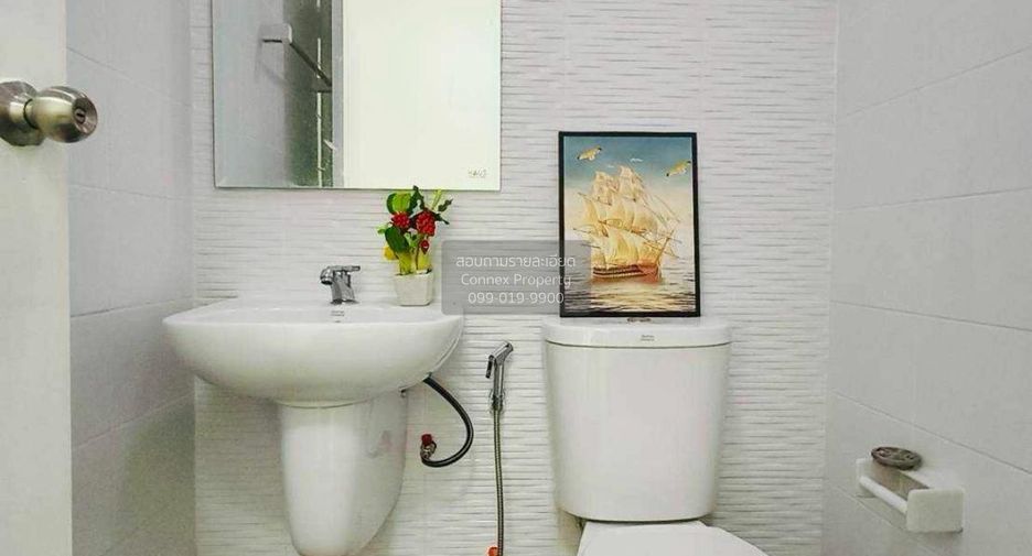 For sale 3 bedrooms townhouse in Lat Krabang, Bangkok