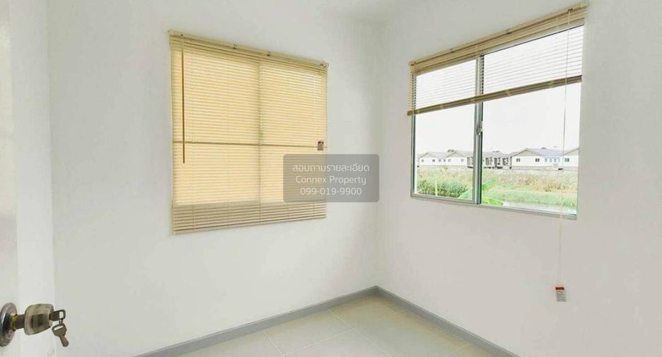 For sale 3 bedrooms townhouse in Lat Krabang, Bangkok