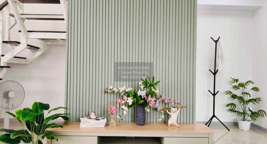 For sale 3 bedrooms townhouse in Lat Krabang, Bangkok