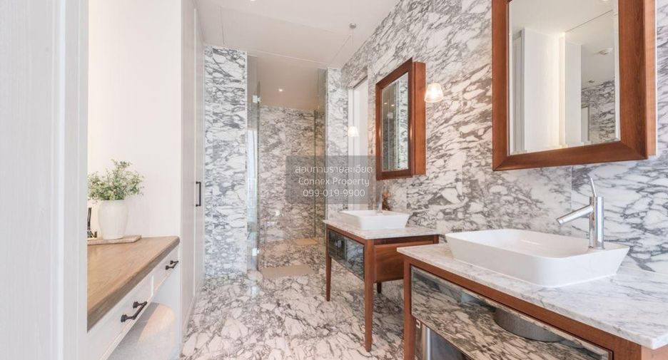For sale 3 bedrooms condo in Watthana, Bangkok