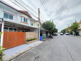 For sale 3 bedrooms townhouse in Bang Khun Thian, Bangkok