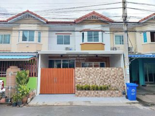 For sale 3 bedrooms townhouse in Bang Khun Thian, Bangkok