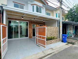 For sale 3 bedrooms townhouse in Bang Khun Thian, Bangkok