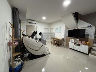 Casa adosada en venta de 3 habitaciones en Prawet, Bangkok