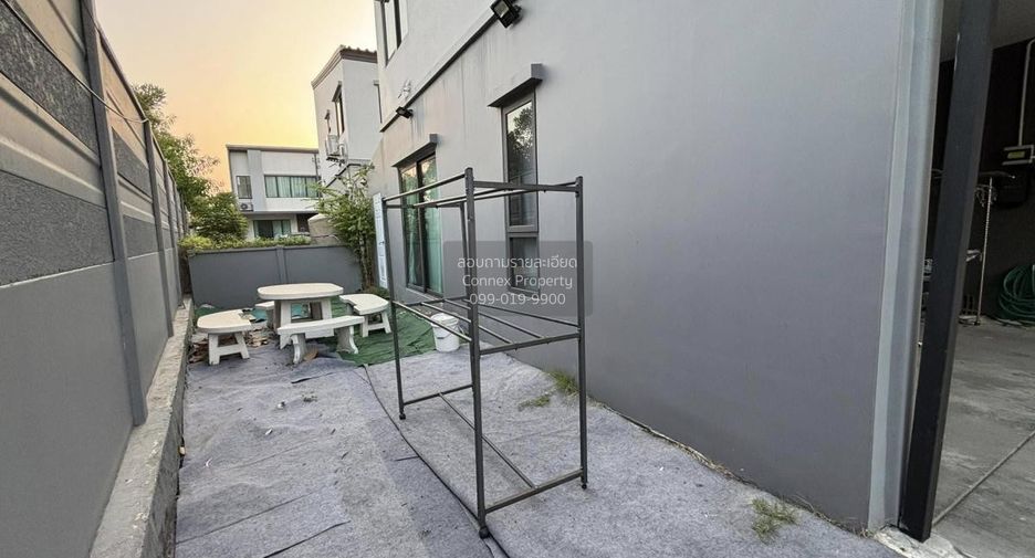 For sale 3 bedrooms townhouse in Prawet, Bangkok