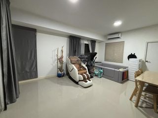 Casa adosada en venta de 3 habitaciones en Prawet, Bangkok