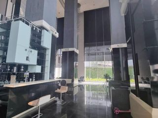 出售 1 卧室 公寓 在 Huai Khwang, 曼谷