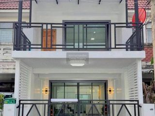 For sale 3 bedrooms townhouse in Mueang Nonthaburi, Nonthaburi