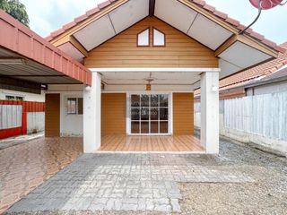Продажа 2 спальни дом в Мыанг Районг, Районг