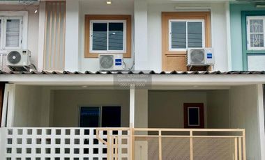 Casa adosada en venta de 3 habitaciones en Bang Yai, Nonthaburi