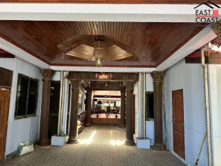 For sale 5 bedrooms house in Na Jomtien, Pattaya