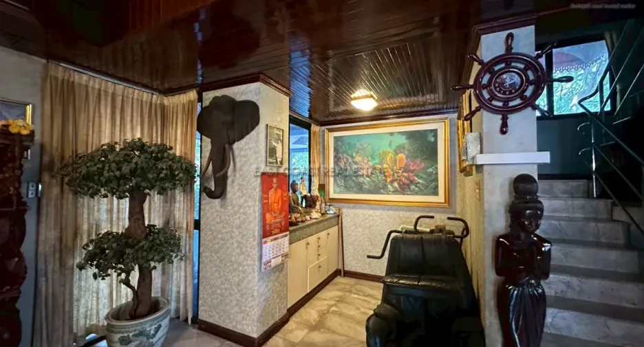 For sale 5 bedrooms house in Na Jomtien, Pattaya