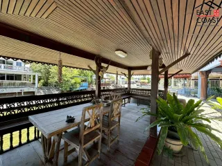For sale 5 bedrooms house in Na Jomtien, Pattaya