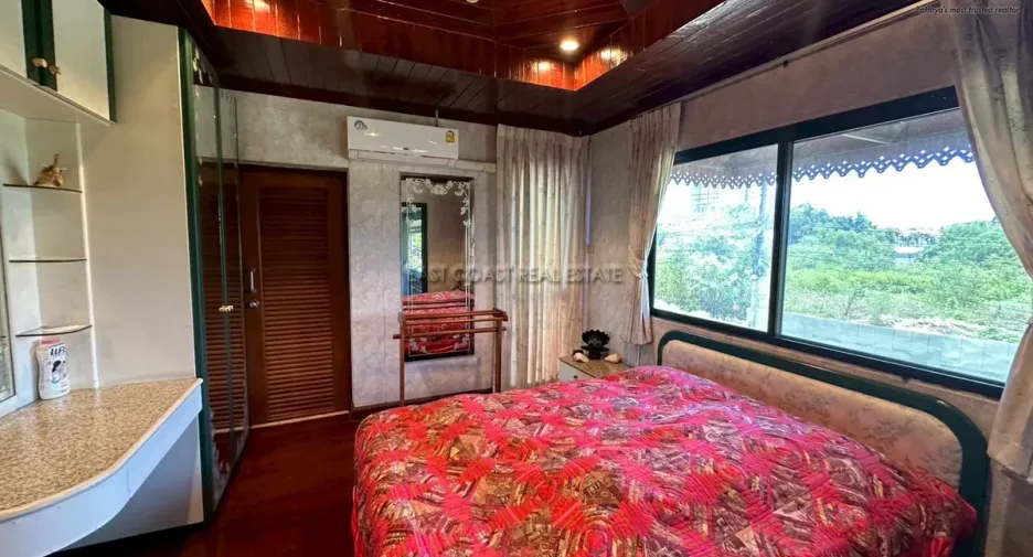 For sale 5 bedrooms house in Na Jomtien, Pattaya