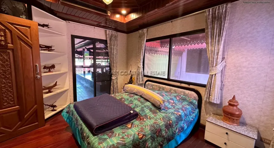 For sale 5 bedrooms house in Na Jomtien, Pattaya