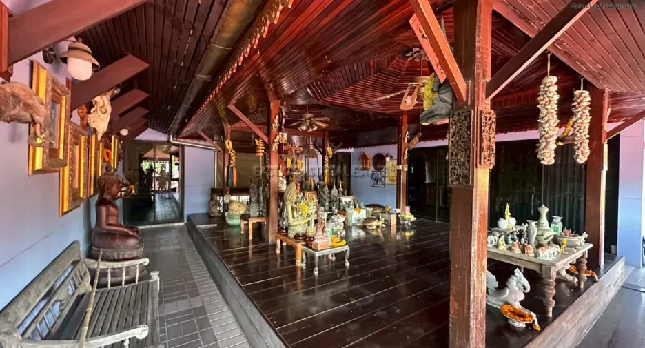 For sale 5 bedrooms house in Na Jomtien, Pattaya