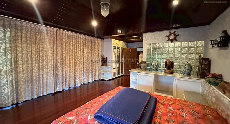 For sale 5 bedrooms house in Na Jomtien, Pattaya