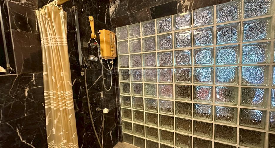 Продажа 5 спальни дом в Саттахип, Чонбури