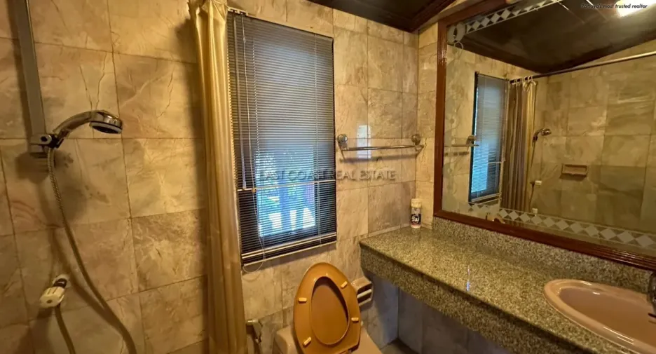 For sale 5 bedrooms house in Na Jomtien, Pattaya
