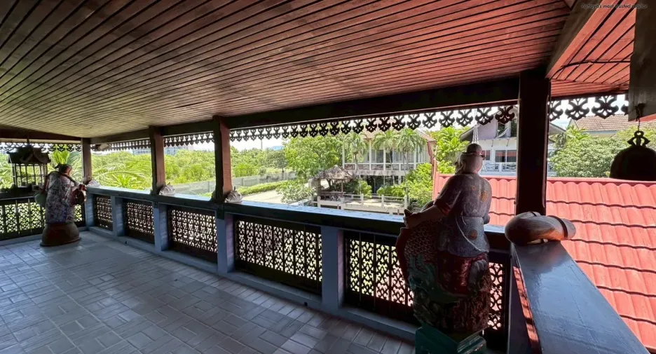 For sale 5 bedrooms house in Na Jomtien, Pattaya