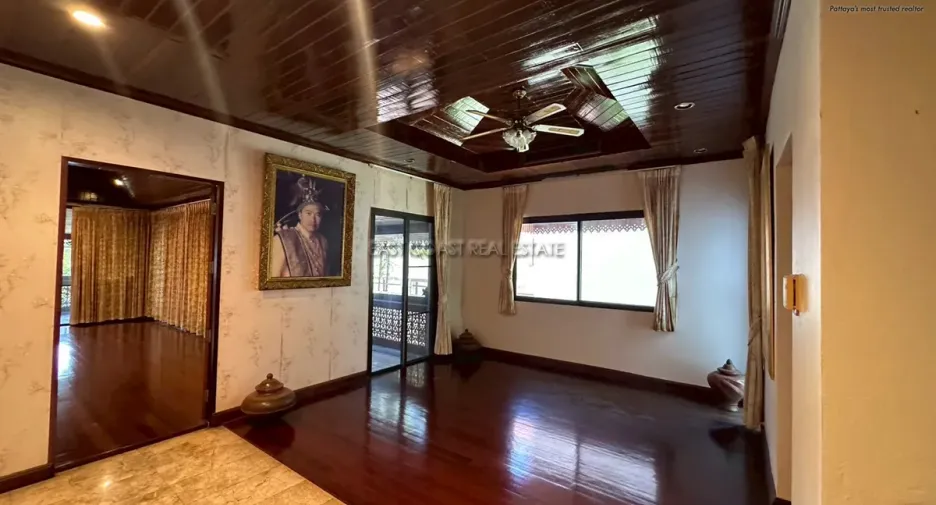 For sale 5 bedrooms house in Na Jomtien, Pattaya