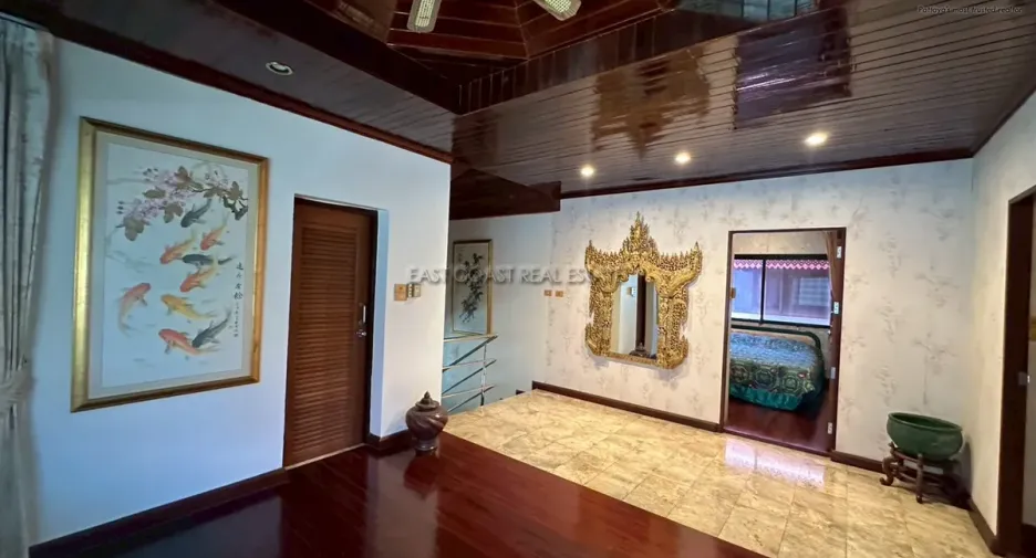 For sale 5 bedrooms house in Na Jomtien, Pattaya