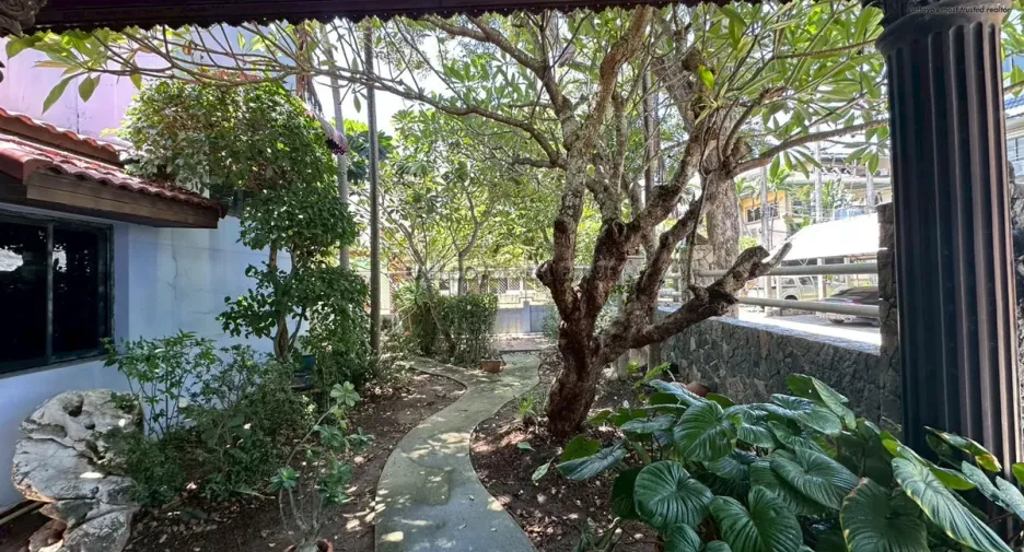 For sale 5 bedrooms house in Na Jomtien, Pattaya