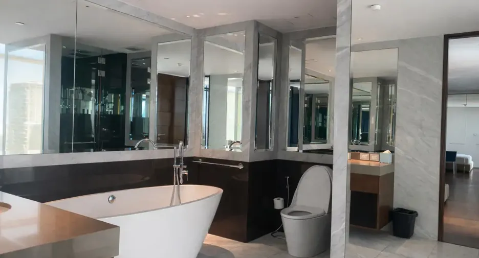 For rent and for sale 3 bedrooms condo in Pathum Wan, Bangkok