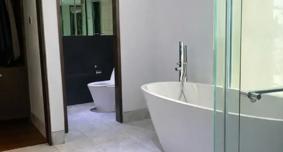 For rent and for sale 3 bedrooms condo in Pathum Wan, Bangkok