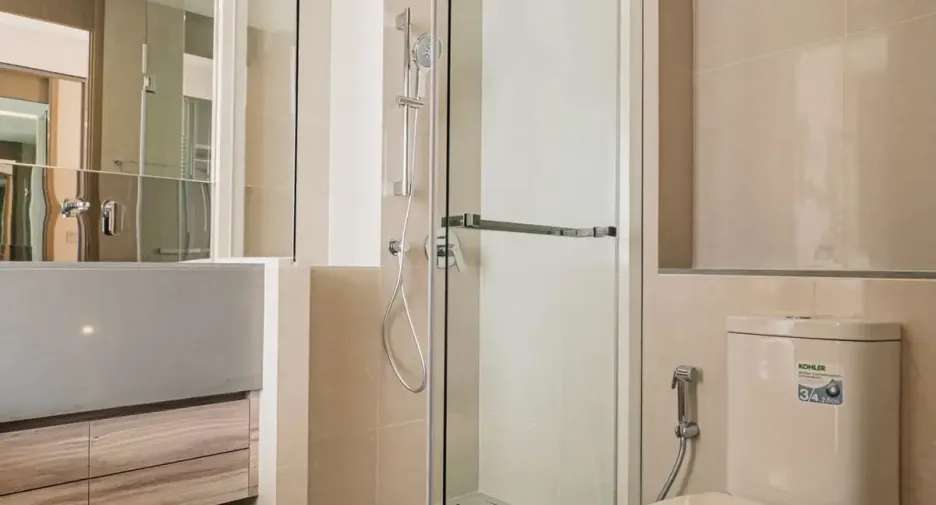 For rent 1 bed condo in Watthana, Bangkok