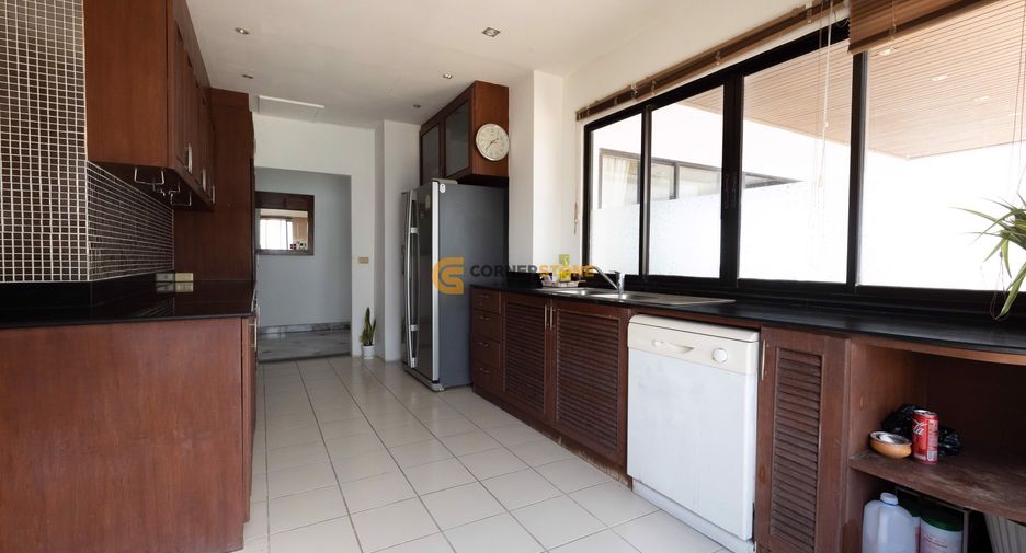 For sale 5 bedrooms condo in Mueang Chon Buri, Chonburi