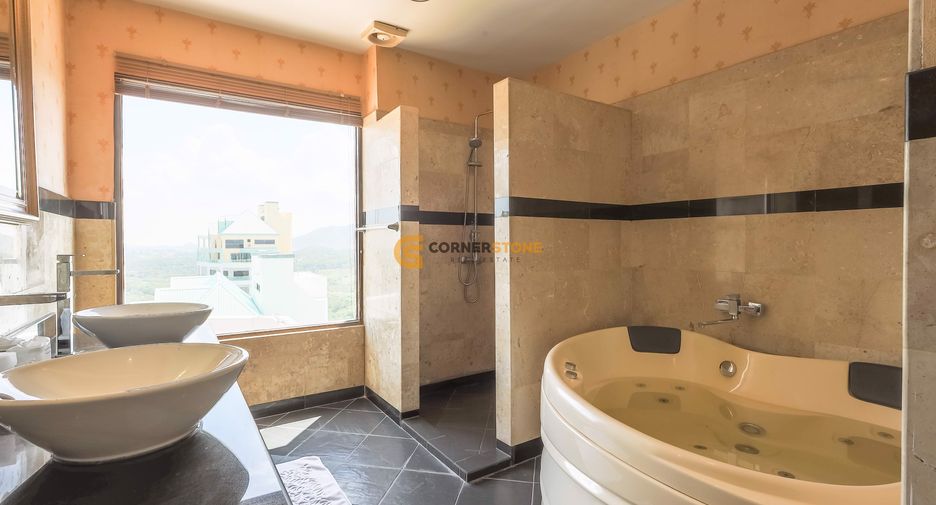 For sale 5 bedrooms condo in Mueang Chon Buri, Chonburi