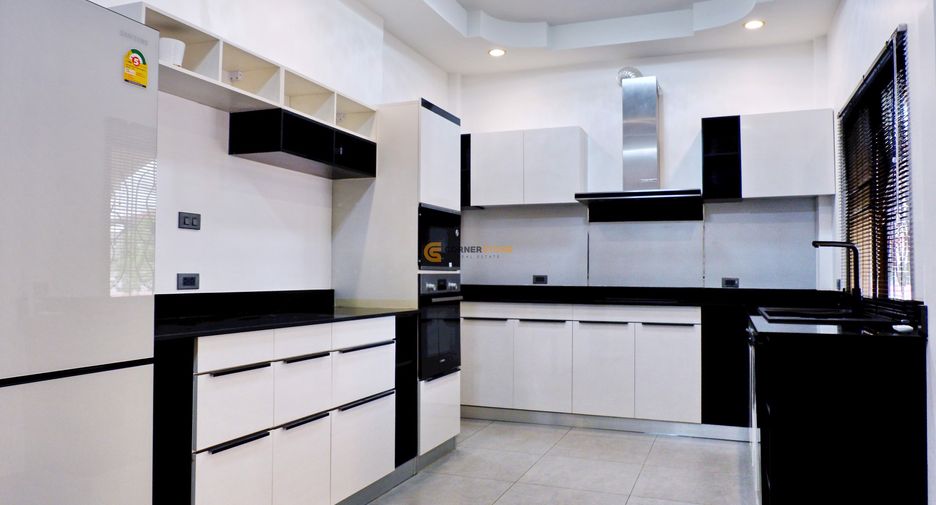 Casa en alquiler y en venta de 4 habitaciones en Bang Lamung, Chonburi