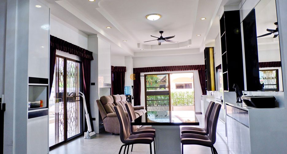 Casa en alquiler y en venta de 4 habitaciones en Bang Lamung, Chonburi