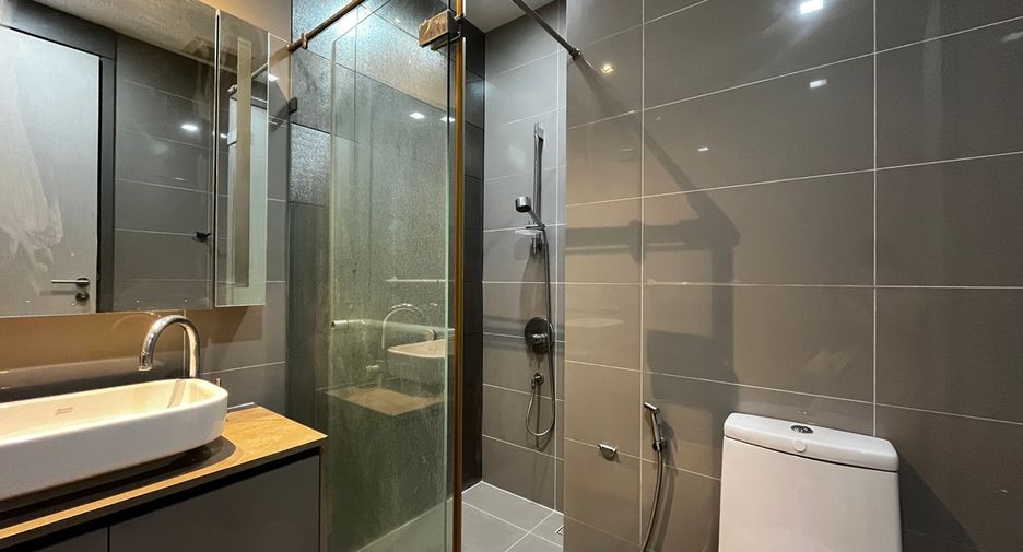 Condo en venta de 2 habitaciones en Bang Rak, Bangkok