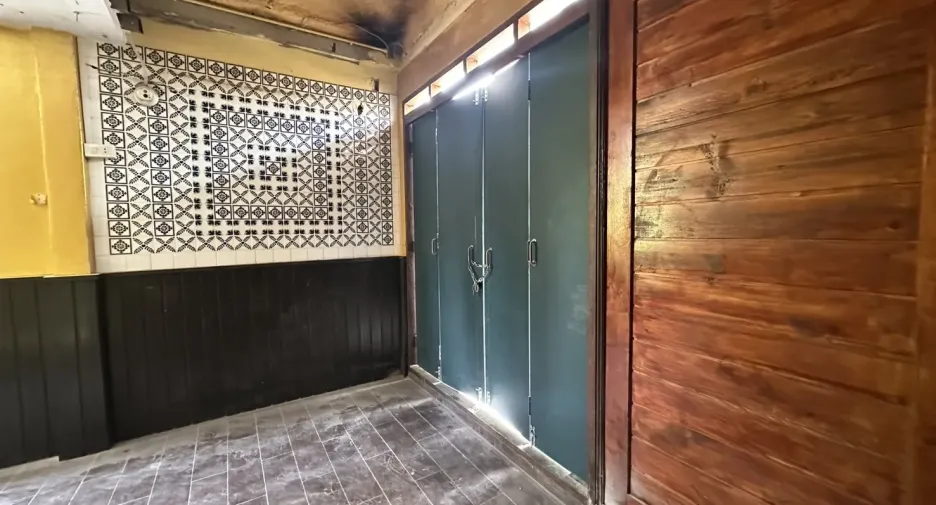 For rent retail Space in Bang Rak, Bangkok
