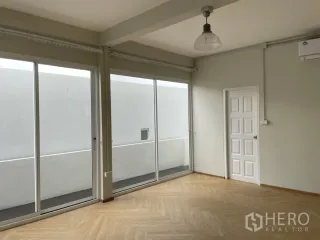 For rent and for sale 3 bedrooms house in Huai Khwang, Bangkok