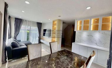 Casa en alquiler de 5 habitaciones en Thanyaburi, Pathum Thani